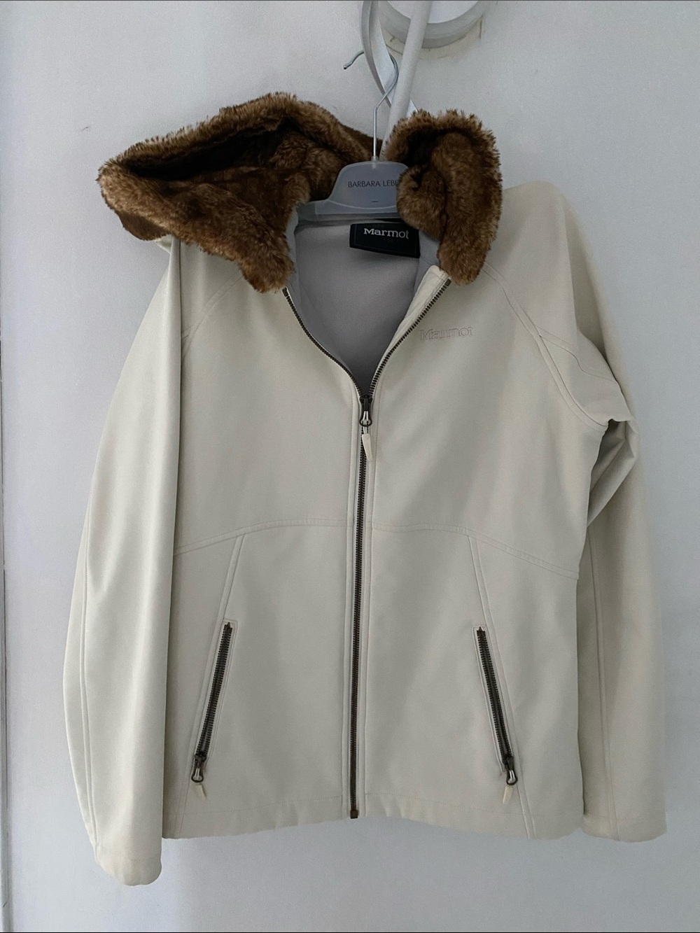 Marmot furlong Women's Cream Softshell jacket/coat with Faux-Fur Hood size M
